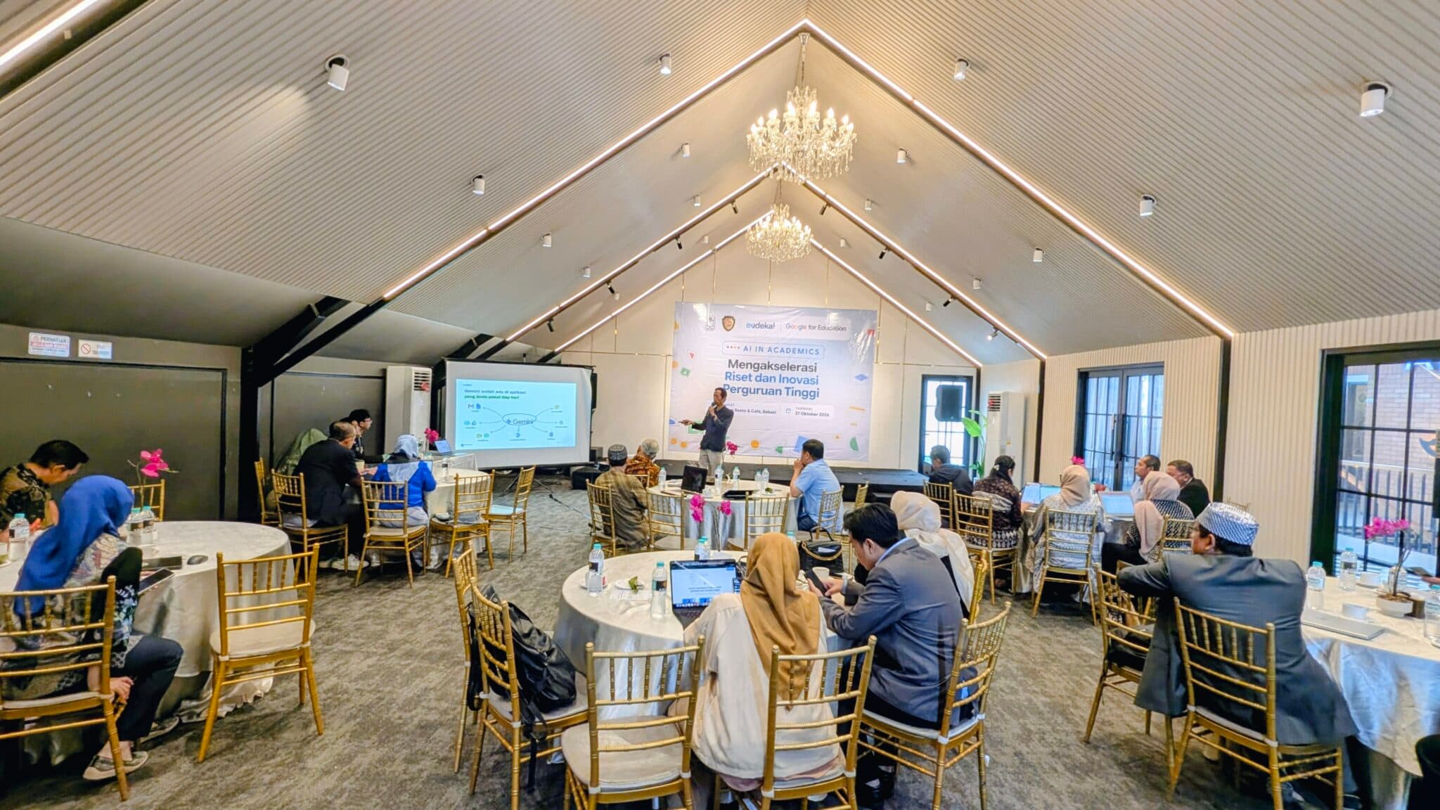 Akselerasi Riset Kampus: Eudeka, Google, dan APTISI Jabar Gelar Round Table AI in Academics di Bekasi